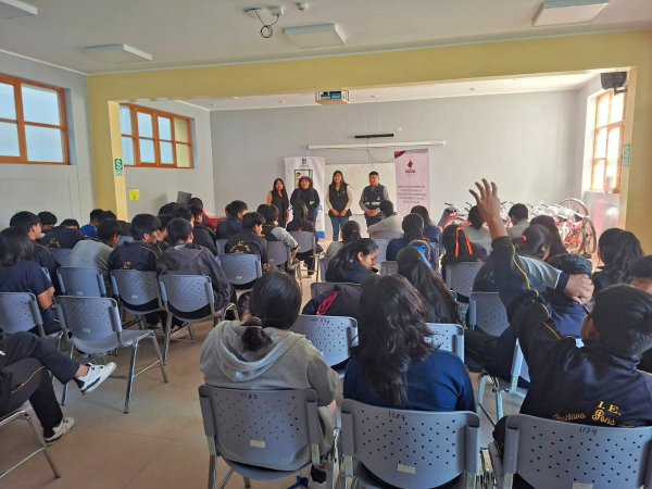 ESTUDIANTES DE LA I.E. GUSTAVO PONS MUZZO SE SENSIBILIZAN SOBRE LA TRATA DE PERSONAS