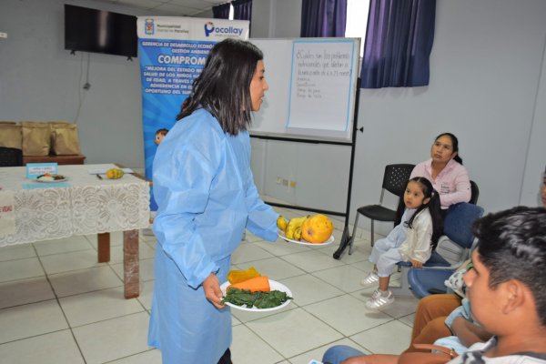 MADRES POCOLLAÍNAS FORTALECEN CONOCIMIENTOS SOBRE ALIMENTACIÓN SALUDABLE PARA PREVENIR LA ANEMIA