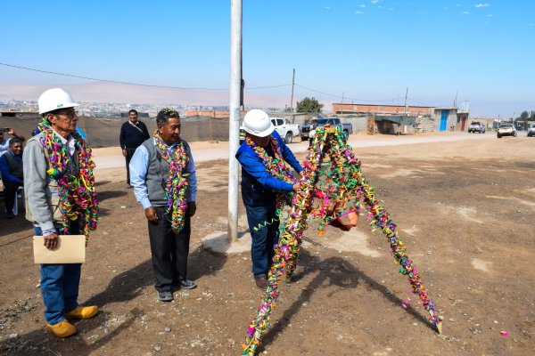 INICIAN TRABAJOS DE ELECTRIFICACIÓN QUE BENEFICIARÁN A FAMILIAS DE SANTA BÁRBARA