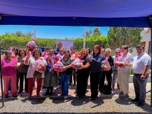 POCOLLAY RINDE HOMENAJE A LA MUJER RURAL